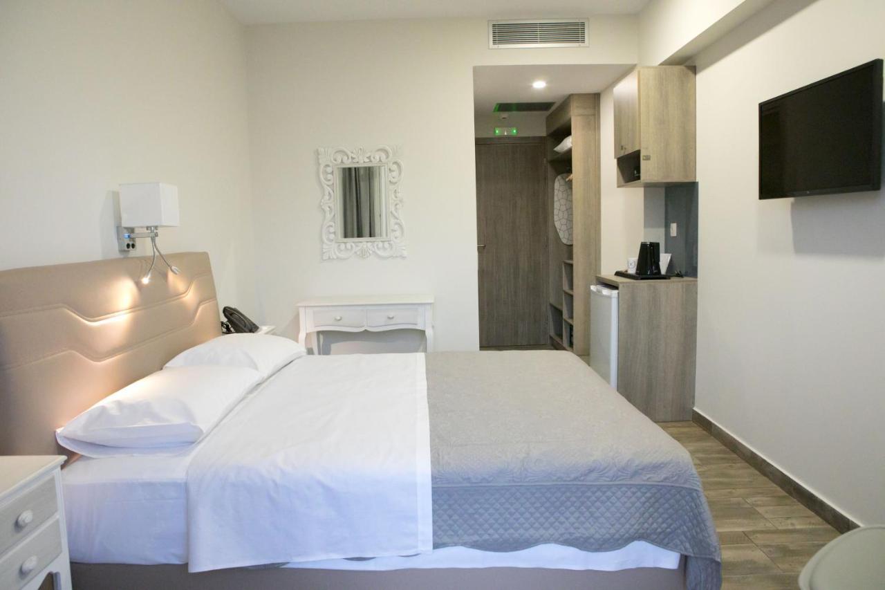 Hyperion Hotel Myrties Esterno foto